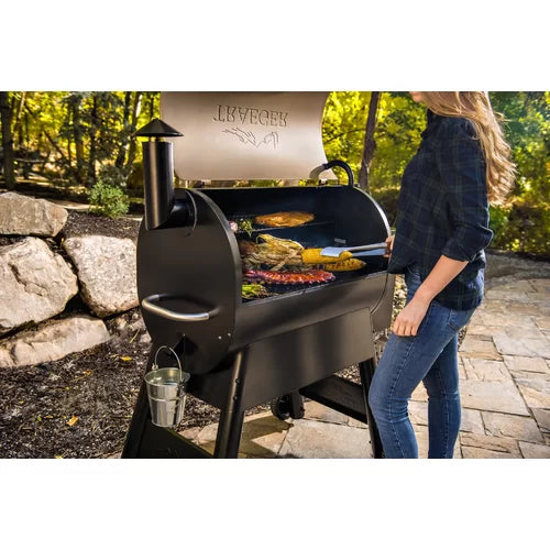 Black Traeger Pro 780 Wood Pellet Grill