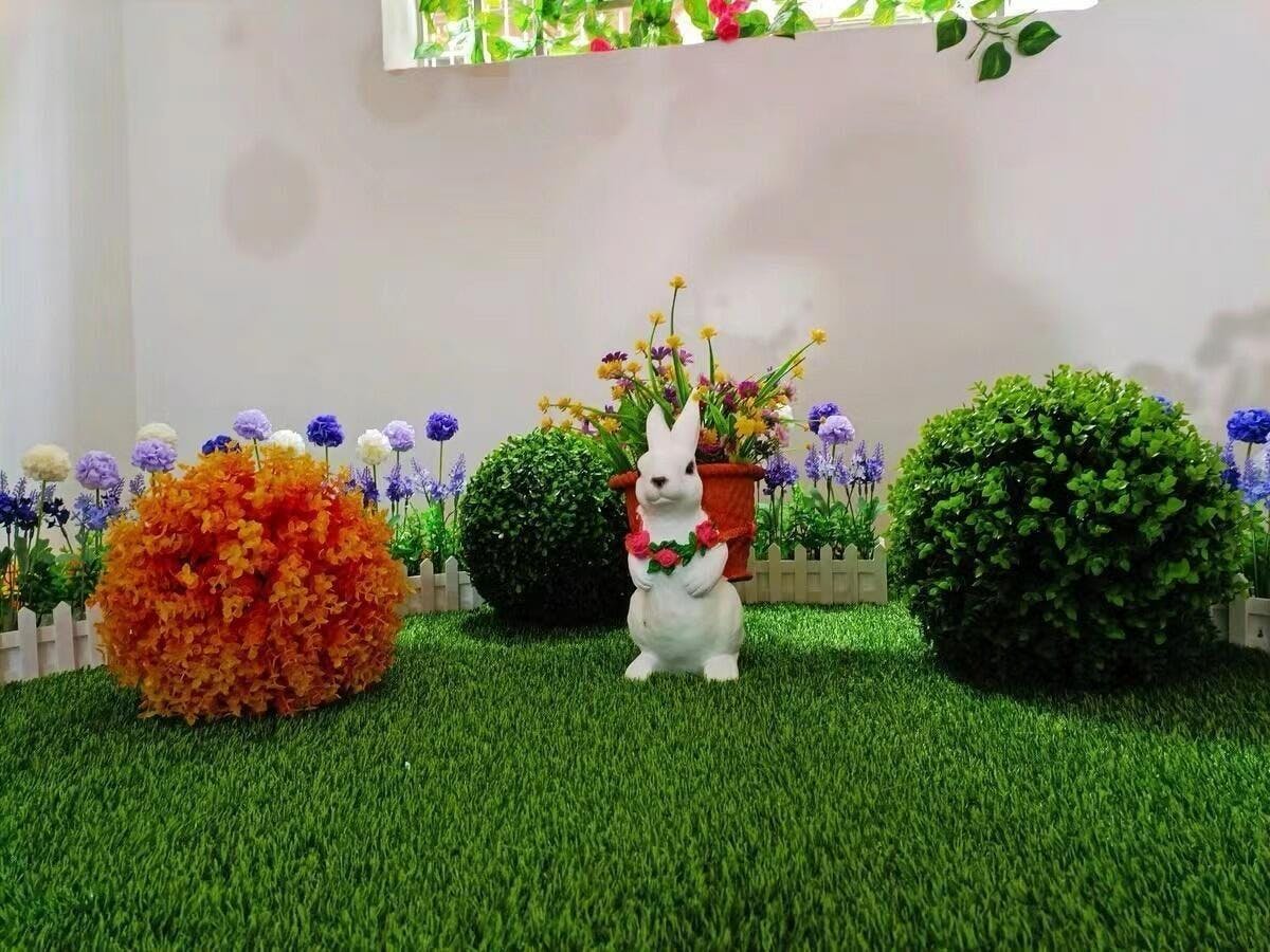 Artificial topiary plant ball