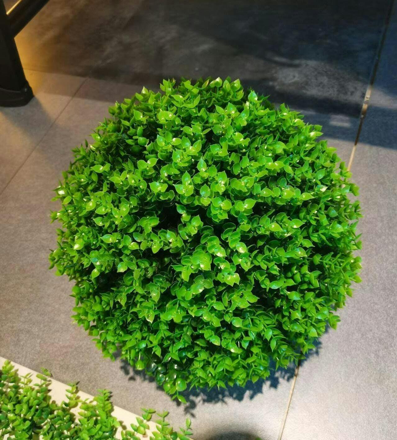 Artificial topiary plant ball